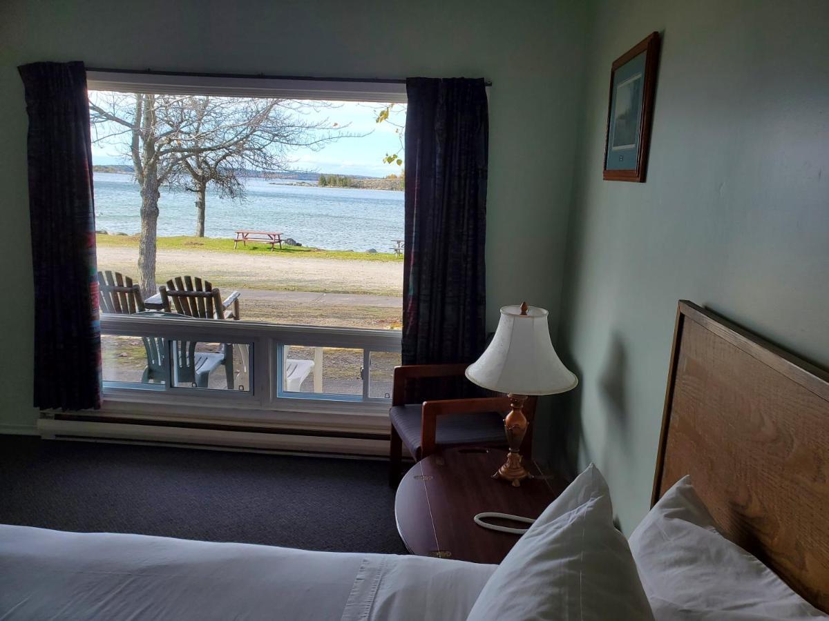 Carolyn Beach Inn Thessalon Экстерьер фото