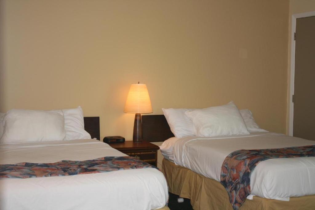 Carolyn Beach Inn Thessalon Экстерьер фото