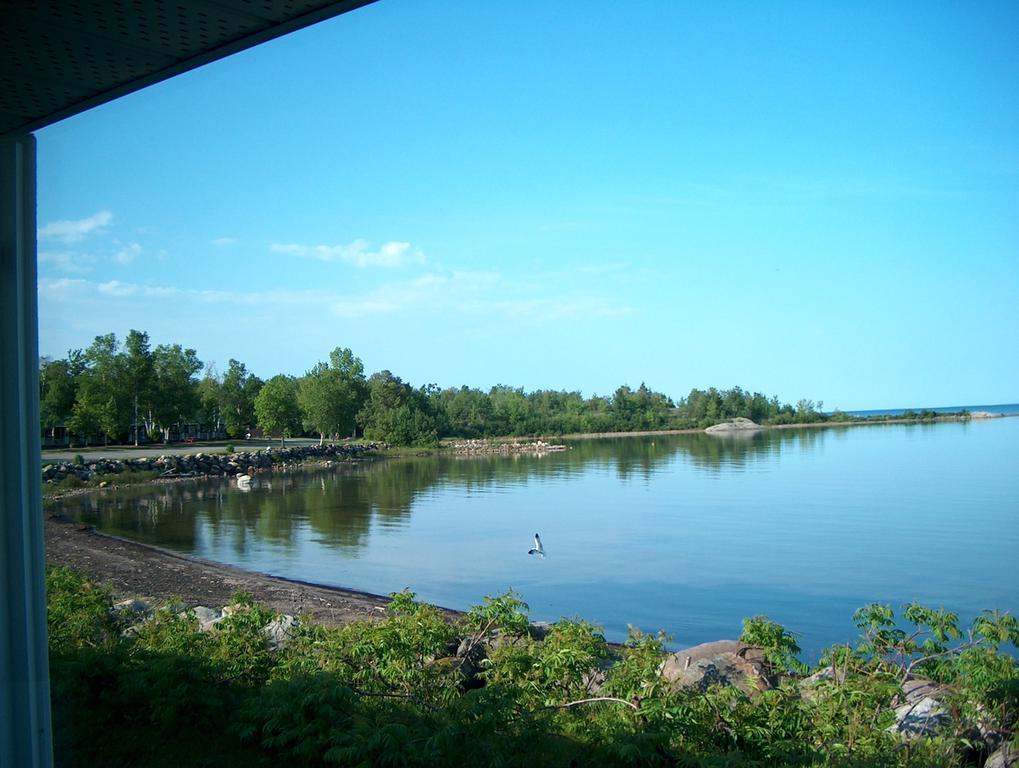 Carolyn Beach Inn Thessalon Экстерьер фото