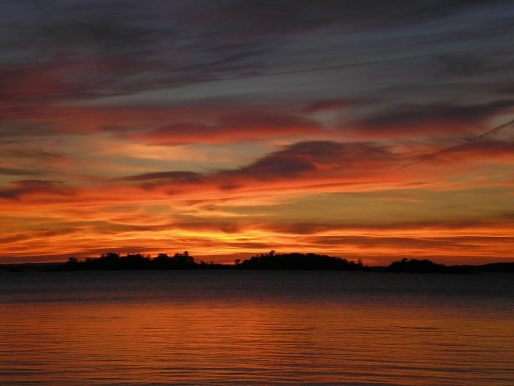 Carolyn Beach Inn Thessalon Экстерьер фото