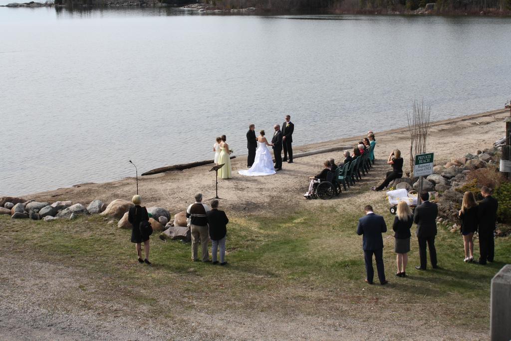 Carolyn Beach Inn Thessalon Экстерьер фото