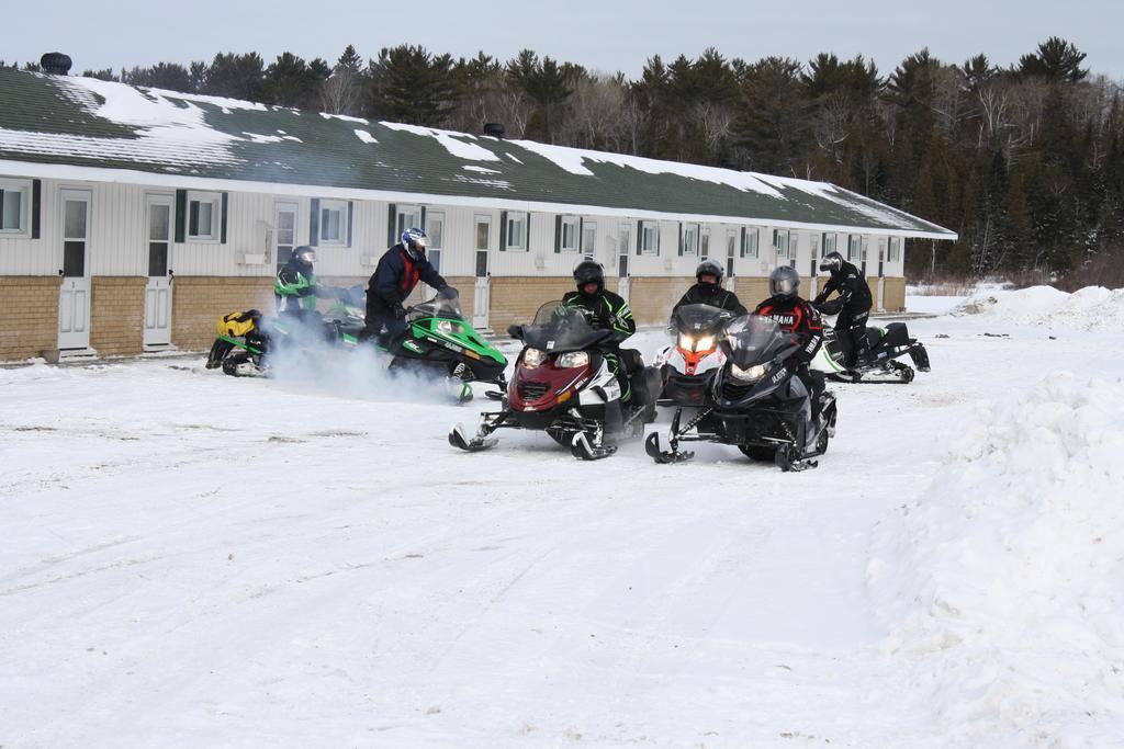 Carolyn Beach Inn Thessalon Экстерьер фото