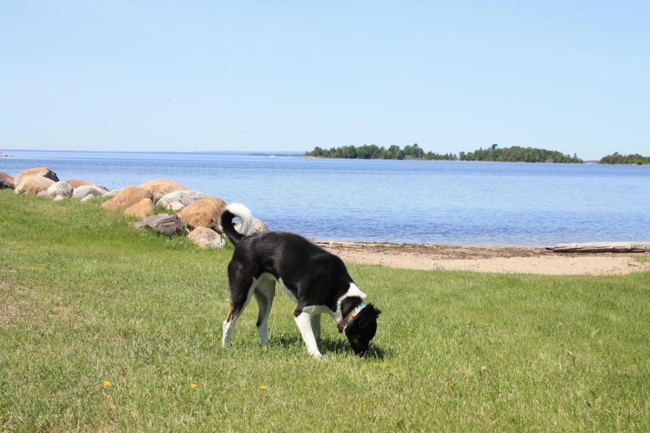 Carolyn Beach Inn Thessalon Экстерьер фото