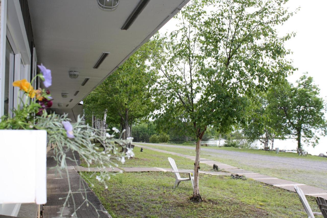 Carolyn Beach Inn Thessalon Экстерьер фото