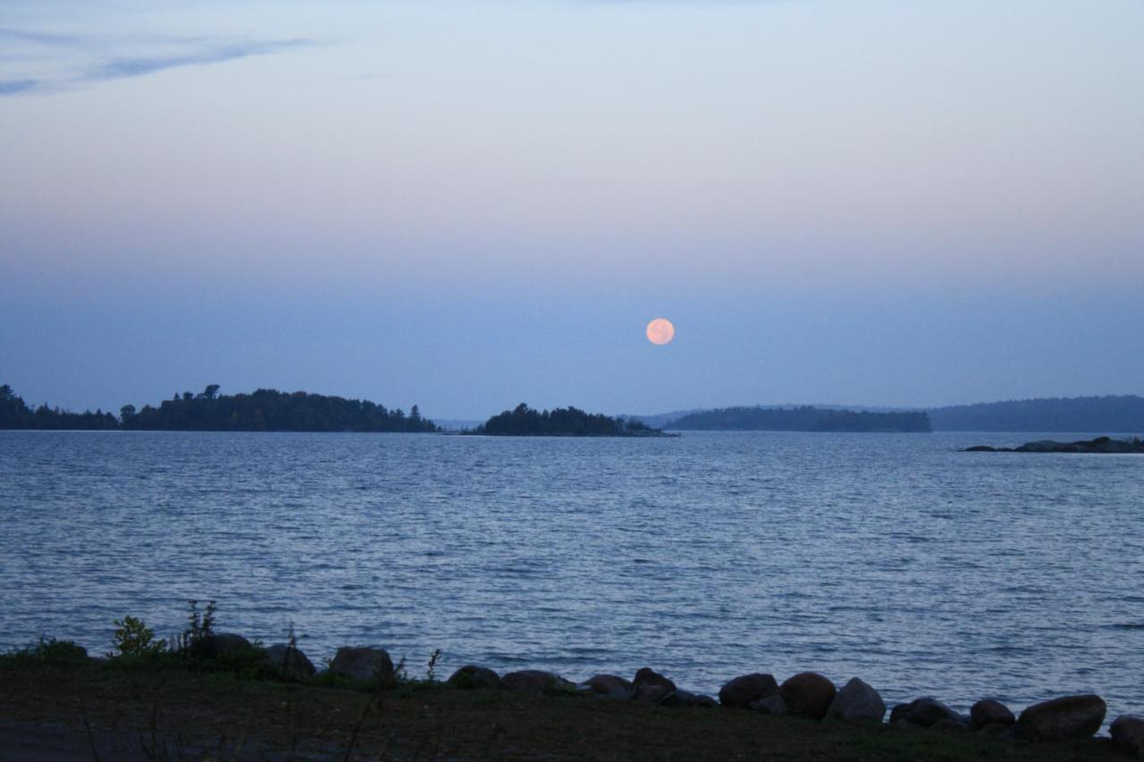 Carolyn Beach Inn Thessalon Экстерьер фото